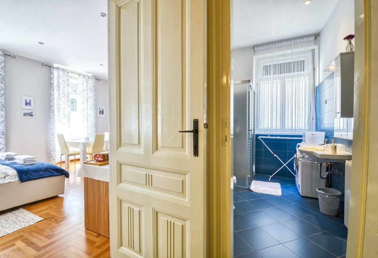 Lavender - City Room With Free Parking Pula Exterior foto